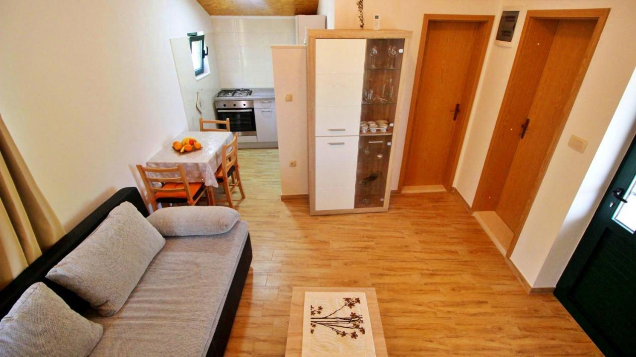 Holiday Home Jozo Omiš Eksteriør billede