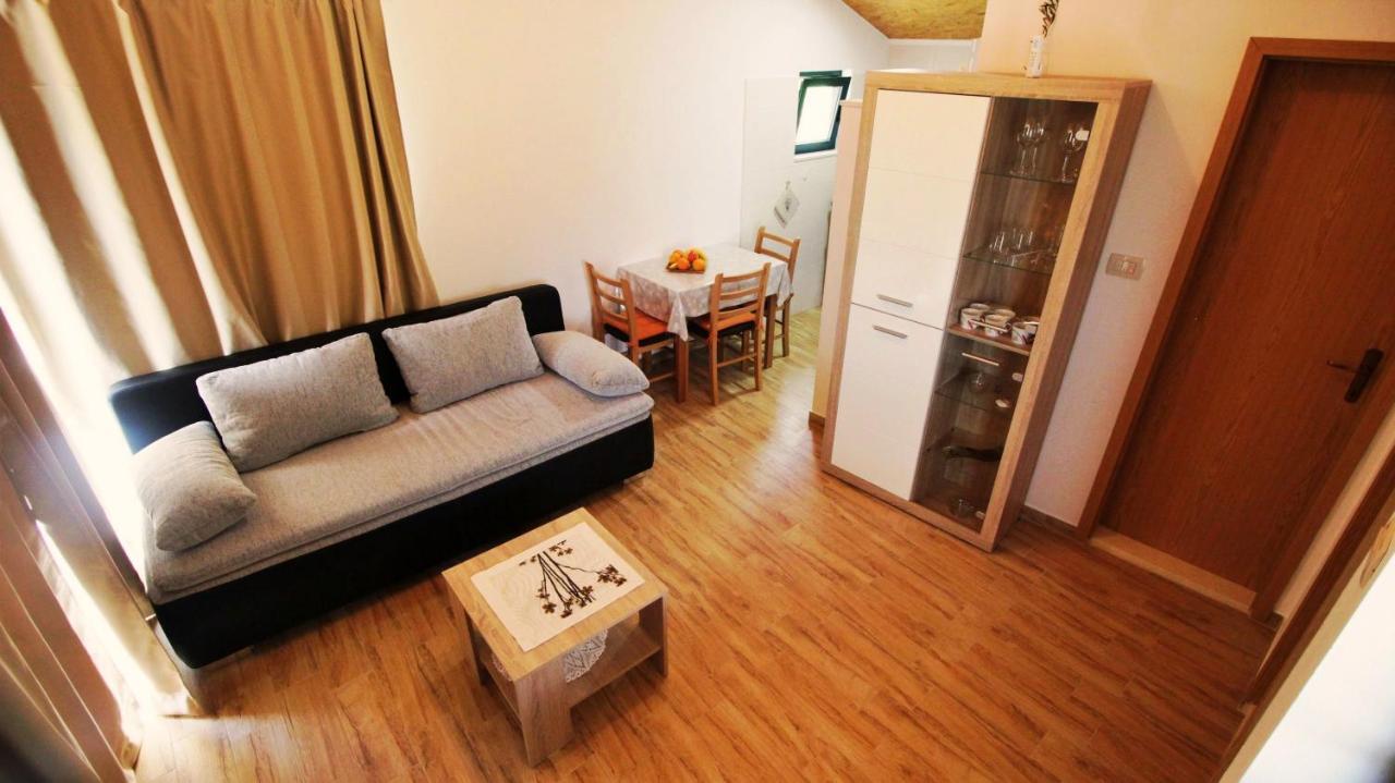 Holiday Home Jozo Omiš Eksteriør billede