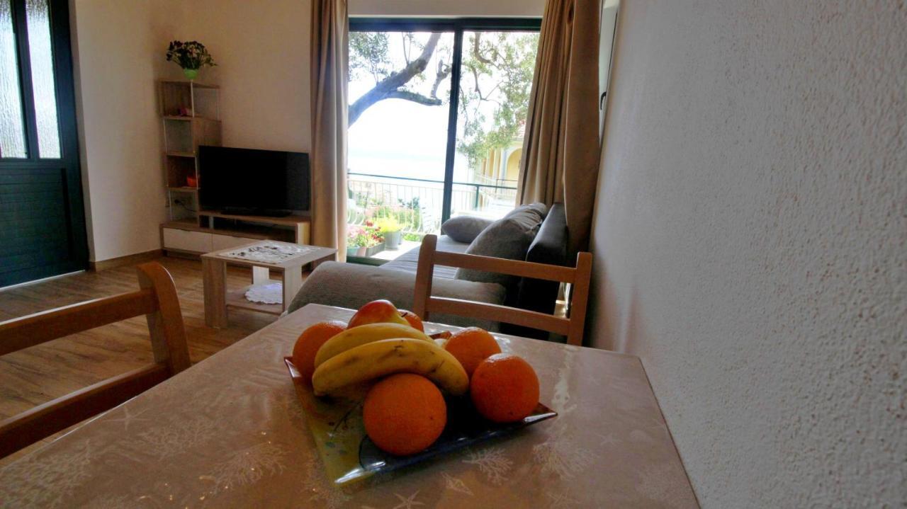 Holiday Home Jozo Omiš Eksteriør billede