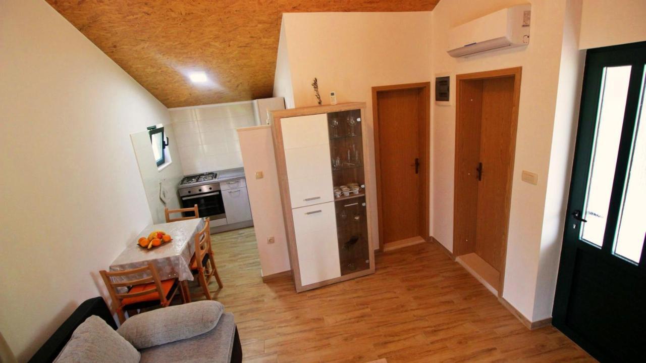 Holiday Home Jozo Omiš Eksteriør billede
