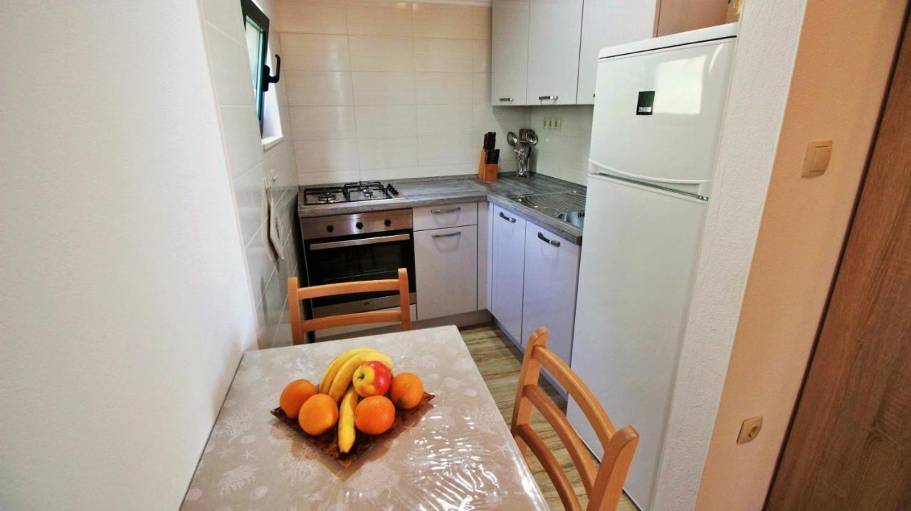 Holiday Home Jozo Omiš Eksteriør billede